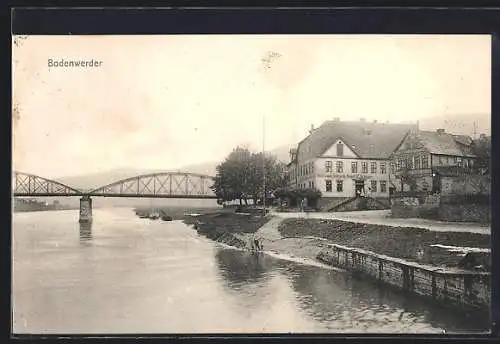 AK Bodenwerder, Partie am Hotel zum goldenen Anker