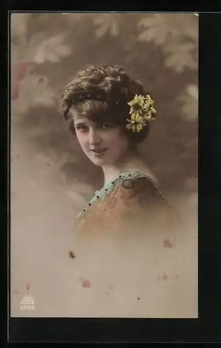 Foto-AK R & K / L Nr. 5577 /6: Junge Dame mit Blumen im Haar