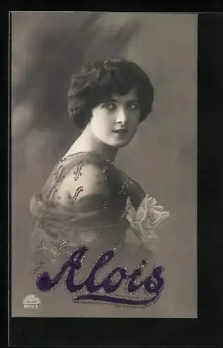 Foto-AK R & K / L Nr. 8432 /1: Junge Dame mit grosser Blume