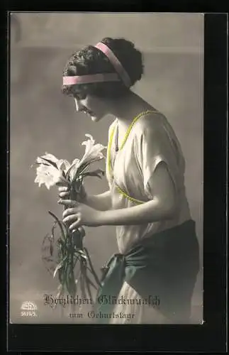 Foto-AK R & K / L Nr. 5619 /5: Junge Dame mit Haarband und Blumen