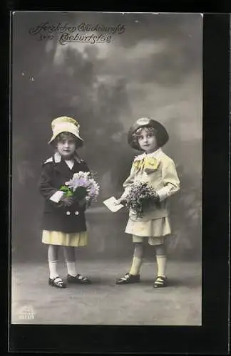Foto-AK R & K / L Nr. 8113 /3: Kinder mit Brief und Blumen