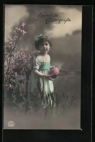 Foto-AK R & K / L Nr. 6122 /1: Mädchen mit Osterei
