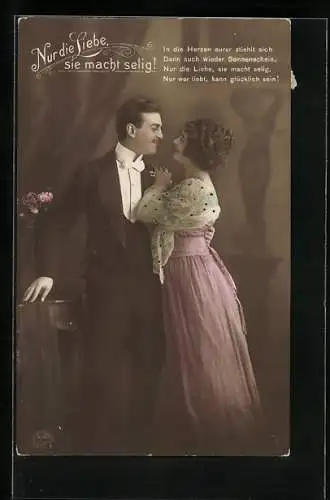Foto-AK R & K / L Nr. 8447 /4: Junges Paar umarmt sich