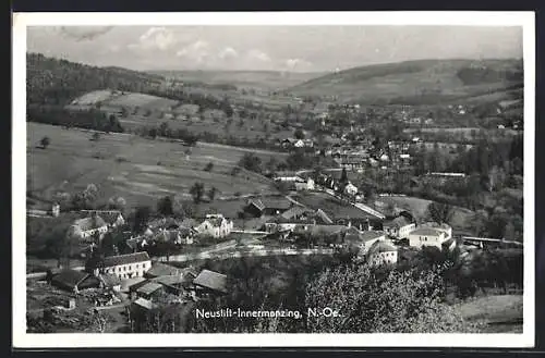 AK Neustift-Innermanzing /N. Ö., Totalansicht mit Blick ins Land