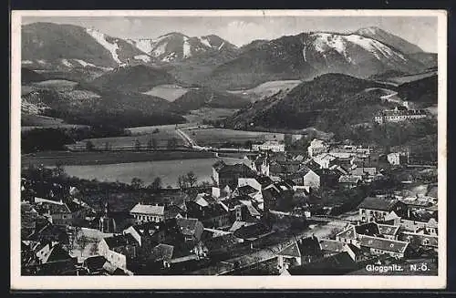 AK Gloggnitz /N. Ö., Teilansicht mit Gewässer und Bergpanorama