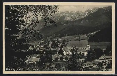 AK Neuberg a. d. Mürz, Ortsansicht mit Blick auf die Berge
