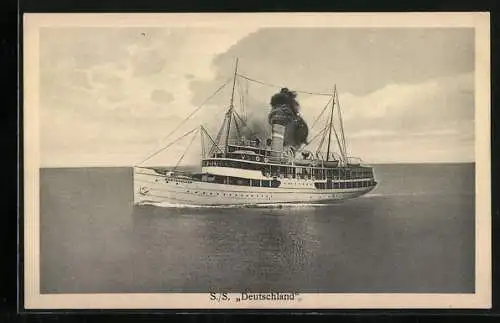AK Dampfer SS Deutschland in voller Fahrt
