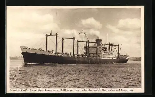 AK Handelsschiff Beavercove vor der Küste