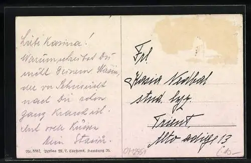 AK Matrose mit Reichskriegsflagge rettet sich am Felsen