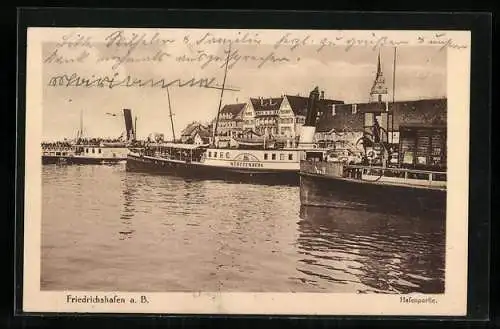 AK Friedrichshafen a. B., Dampfer Württemberg und Stadt Meersburg im Hafen
