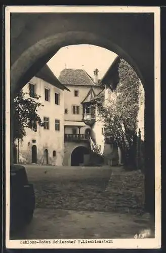 AK Vaduz, Schloss, Schlosshof
