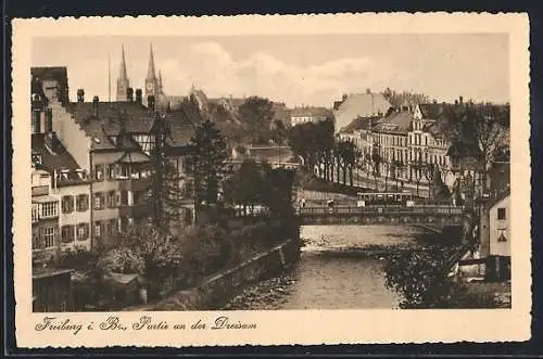 AK Freiburg i. Br., Partie an der Dreisam, mit Brücke und Strassenbahn