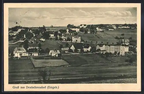 AK Deutschneudorf /Erzgeb., Ortsansicht mit Bolzplatz aus der Vogelschau