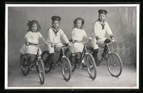 AK Leipzig, Kinder auf Fahrrädern der Firma Adalbert Poethke