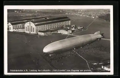 AK Friedrichshafen, Landung des Luftschiffes Graf-Zeppelin vom Flugzeug aus gesehen