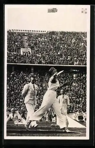AK Berlin, Olympiade 1936, Gisela Mauermeyer bei ihrem Rekord-Diskuswurf
