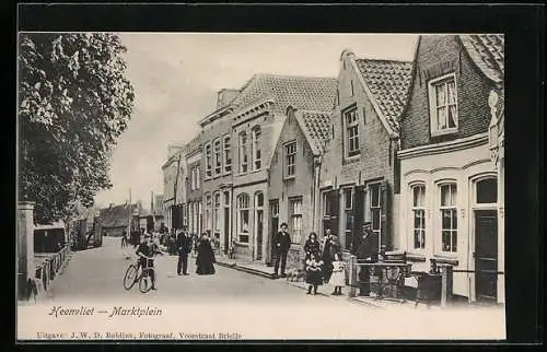 AK Heenvliet, Marktplein