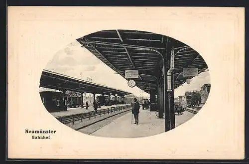 AK Neumünster, Bahnsteigblick, Bahnhof