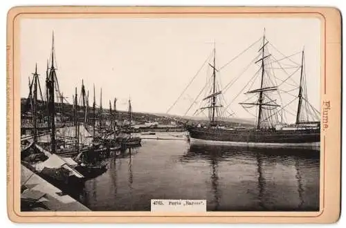 Fotografie Stengel & Co., Dresden, Ansicht Fiume, Porto Baross, Segelschiffe im Hafen