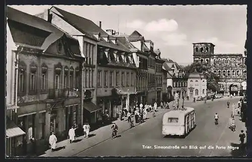 AK Trier, Simeonstrasse mit Blick auf die Porta Nigra