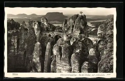 Foto-AK Walter Hahn, Dresden, NR. 3205: Bastei, Sächsische Schweiz, Brücke mit Lilienstein