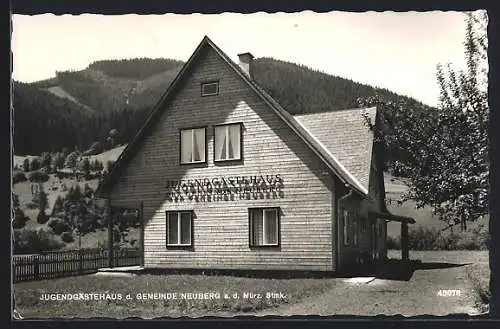 AK Neuberg an der Mürz, Jugendgästehaus mit Gartenpartie