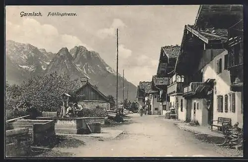 AK Garmisch, Frühlingstrasse mit Bergpanorama