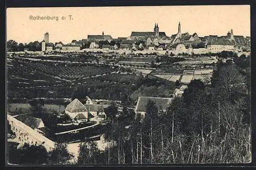 AK Rothenburg / Tauber, Generalansicht der Stadt mit der Brücke imTal