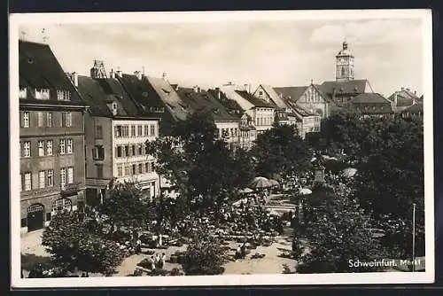 AK Schweinfurt, Markt mit Geschäften und Denkmal