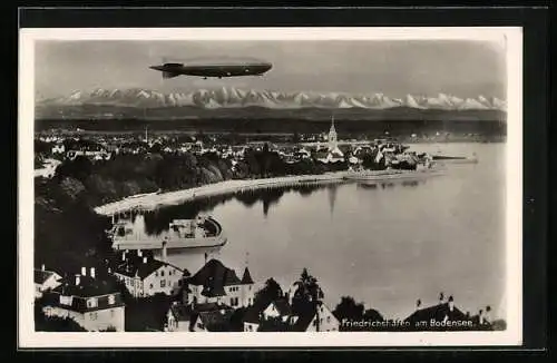 AK Friedrichshafen /Bodensee, Zeppelin über dem Ort