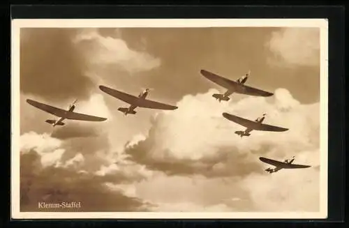 AK Klemm-Staffel im Flug