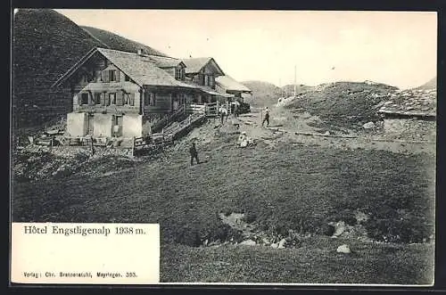 AK Engstligenalp, Wanderer am Hotel