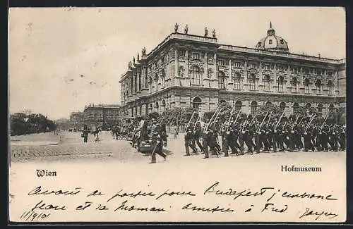 AK Wien, Hofmuseum mit Soldaten