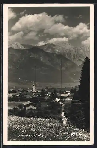 AK Aldrans /Tirol, Ortsansicht mit Bergpanorama