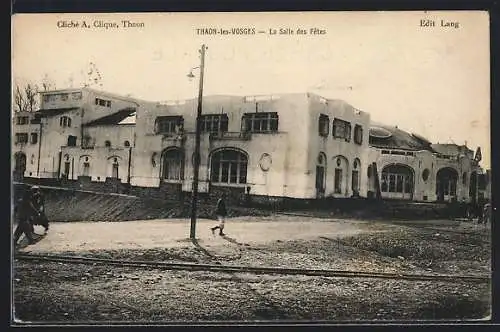 AK Thaon-les-Vosges, La Salle des Fêtes