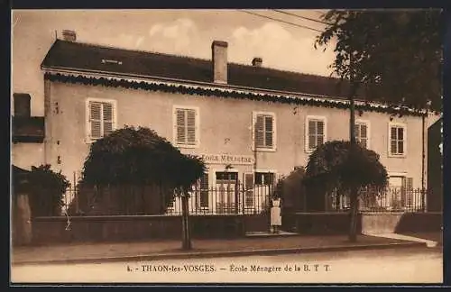 AK Thaon, École Ménagère de la B.T.T., Femme à l`entrée