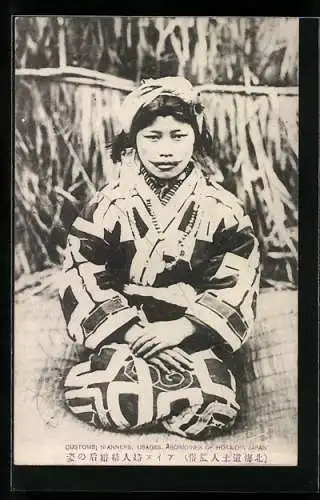 AK Junge Geisha kniet im Kimono
