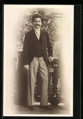 AK Komponist Johann Strauss lehnt an einem Geländer