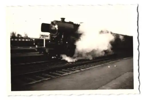 4 Fotografien E. Czerny, Wetzlar, Ansicht Wetzlar, Eisenbahn Personenzug Deutsche Bahn Lokomotive Nr. 01 123 im Bahnhof