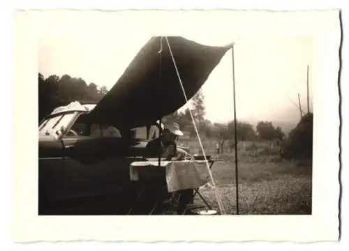 6 Fotografien Auto Lloyd 600 mit aufgespanntem Zelt, fahrt durch Frankreich 1958
