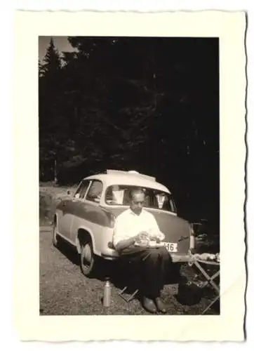 6 Fotografien Auto Lloyd 600 mit aufgespanntem Zelt, fahrt durch Frankreich 1958