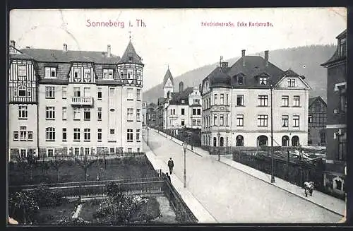 AK Sonneberg /Th., Friedrichstrasse, Ecke Karlstrasse, mit Anlagen und Kirche aus der Vogelschau