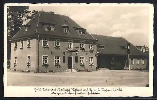 AK Sohland /Spree, Hotel-Restaurant Pachterhof A. Wagner, Strassenansicht mit -Fahne