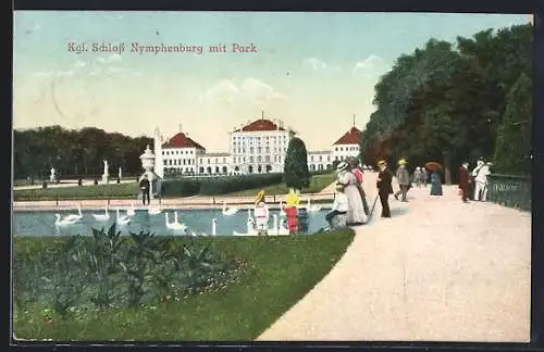 AK München-Nymphenburg, Kgl.Schloss mit Park und Passanten