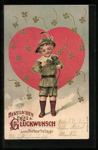 Präge-AK Rotes Herz mit kleinem Jungen und Kleeblättern, Herzlichen Glückwunsch zum Geburtstage