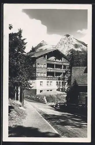 AK Arosa, Hotel Hubelsee mit Bergen