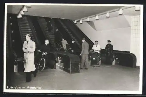 AK Rotterdam, Maastunnel, Rolltreppe, Radfahrer
