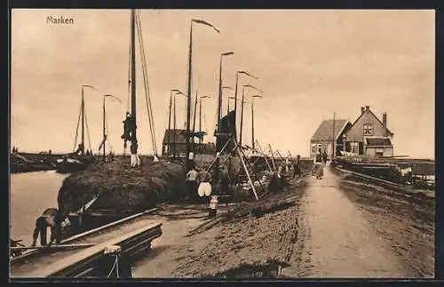 AK Marken, Pier mit Booten