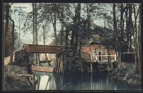 AK Giethoorn, Haus und Brücke über einen Kanal