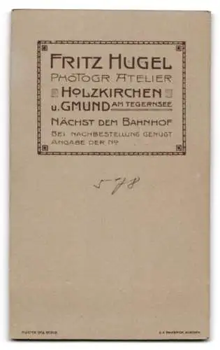 Fotografie Hugel, Holzkirchen / Obb., bayerisches Hochzeitspaar im Trachtenkleid und im Anzug